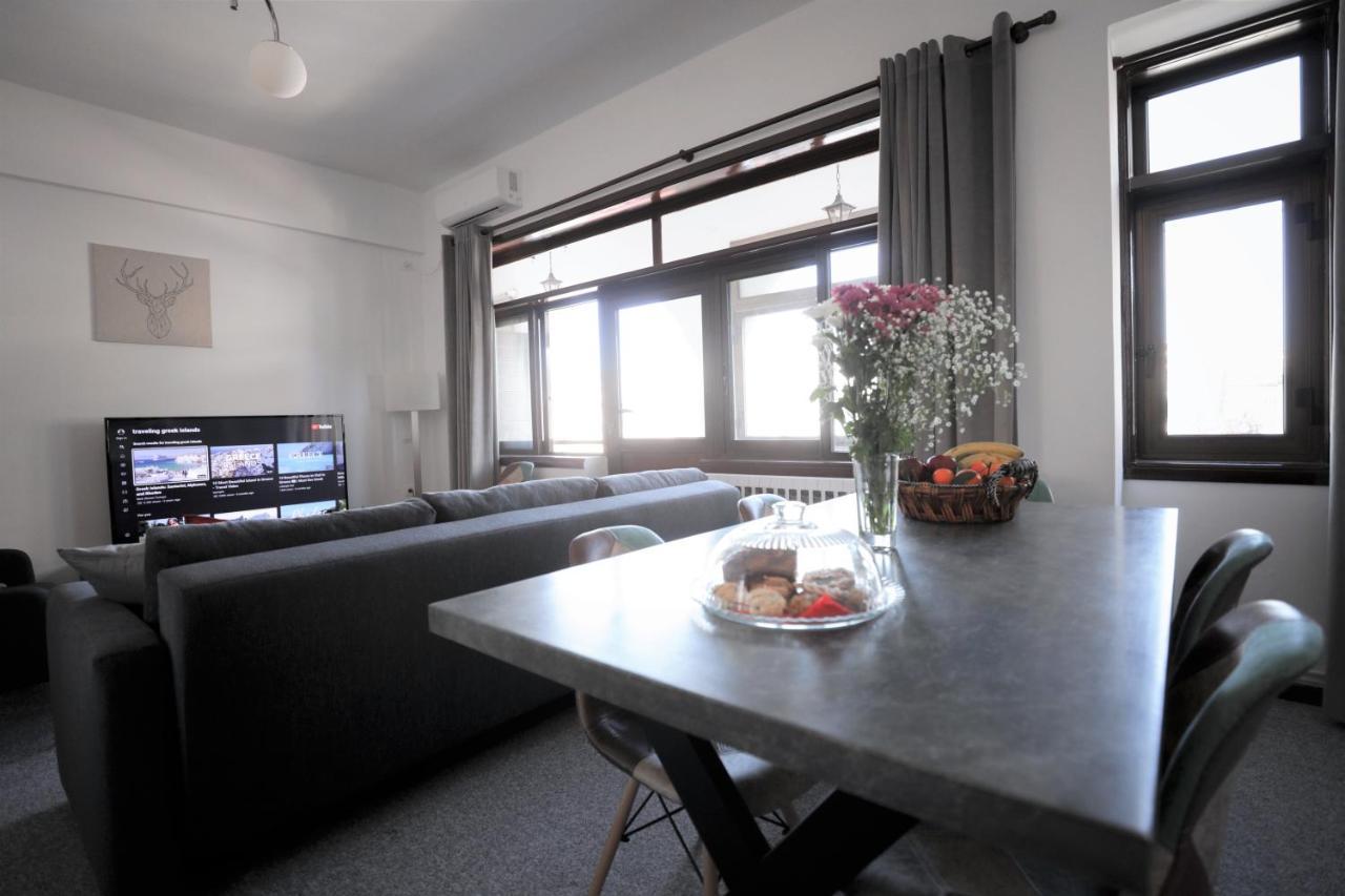 Modern 2 Bedroom Apartment Next To Metro - Marousi Athena Bagian luar foto
