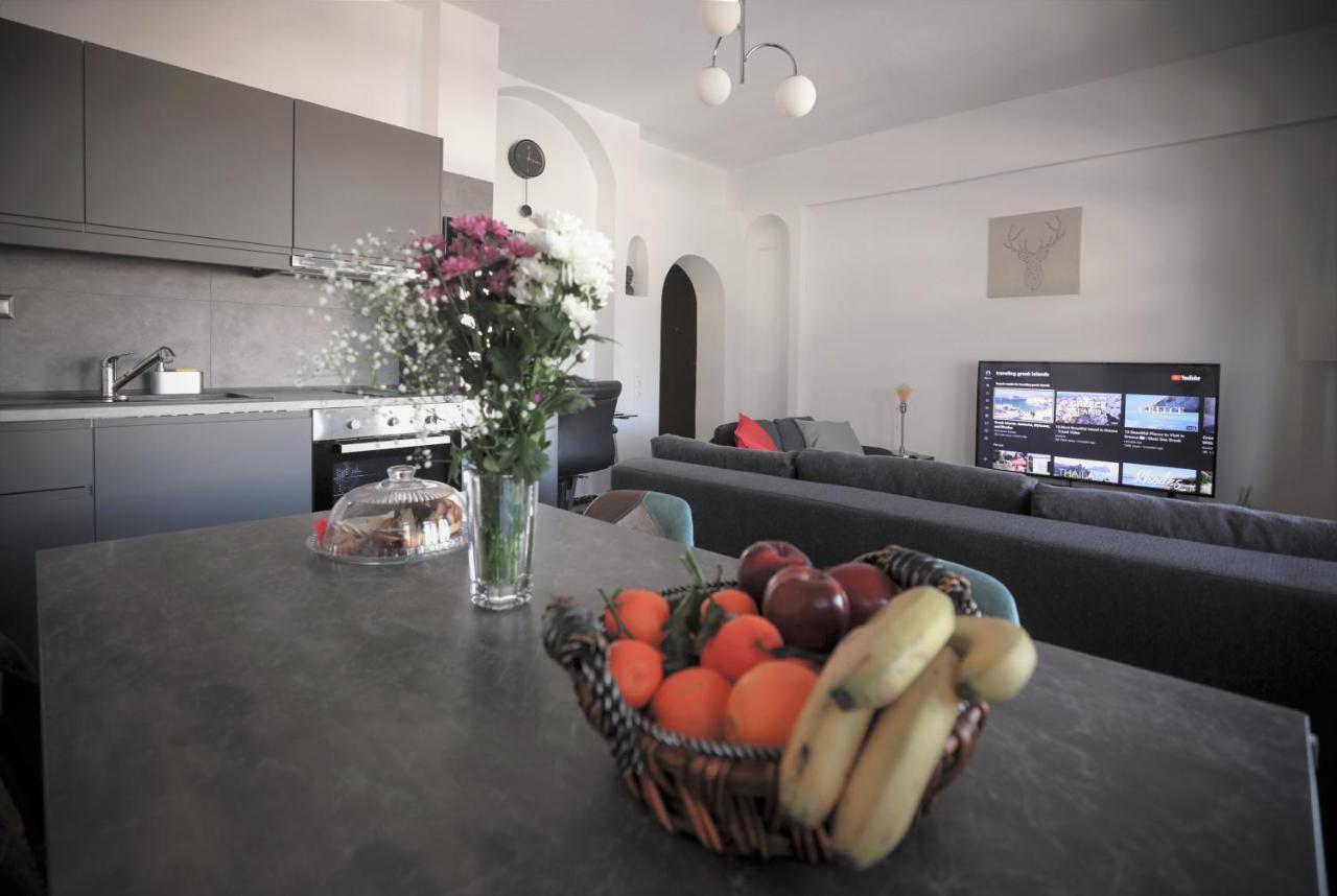 Modern 2 Bedroom Apartment Next To Metro - Marousi Athena Bagian luar foto
