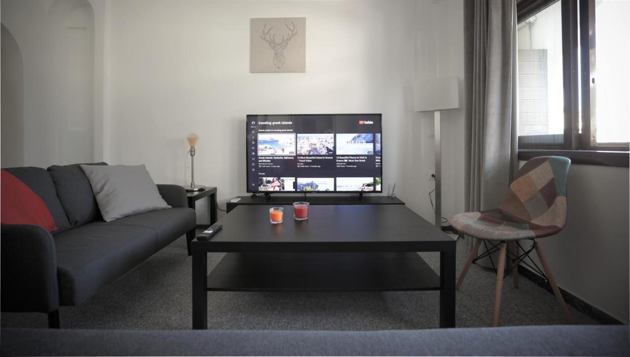 Modern 2 Bedroom Apartment Next To Metro - Marousi Athena Bagian luar foto