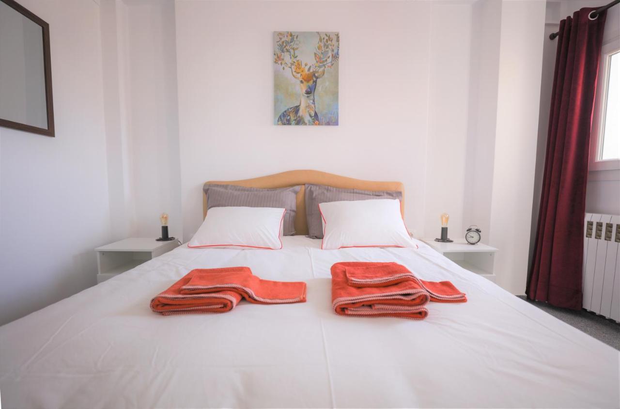 Modern 2 Bedroom Apartment Next To Metro - Marousi Athena Bagian luar foto