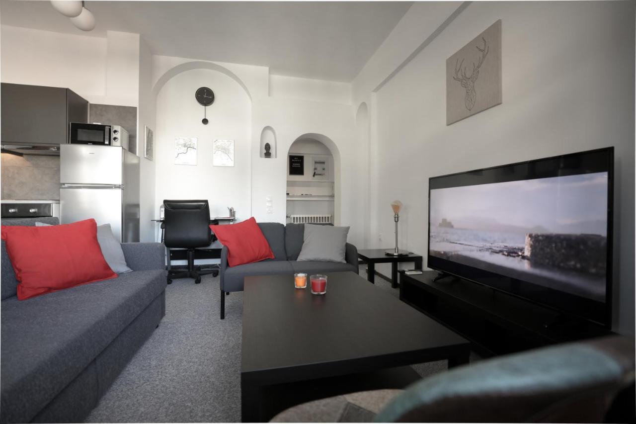 Modern 2 Bedroom Apartment Next To Metro - Marousi Athena Bagian luar foto