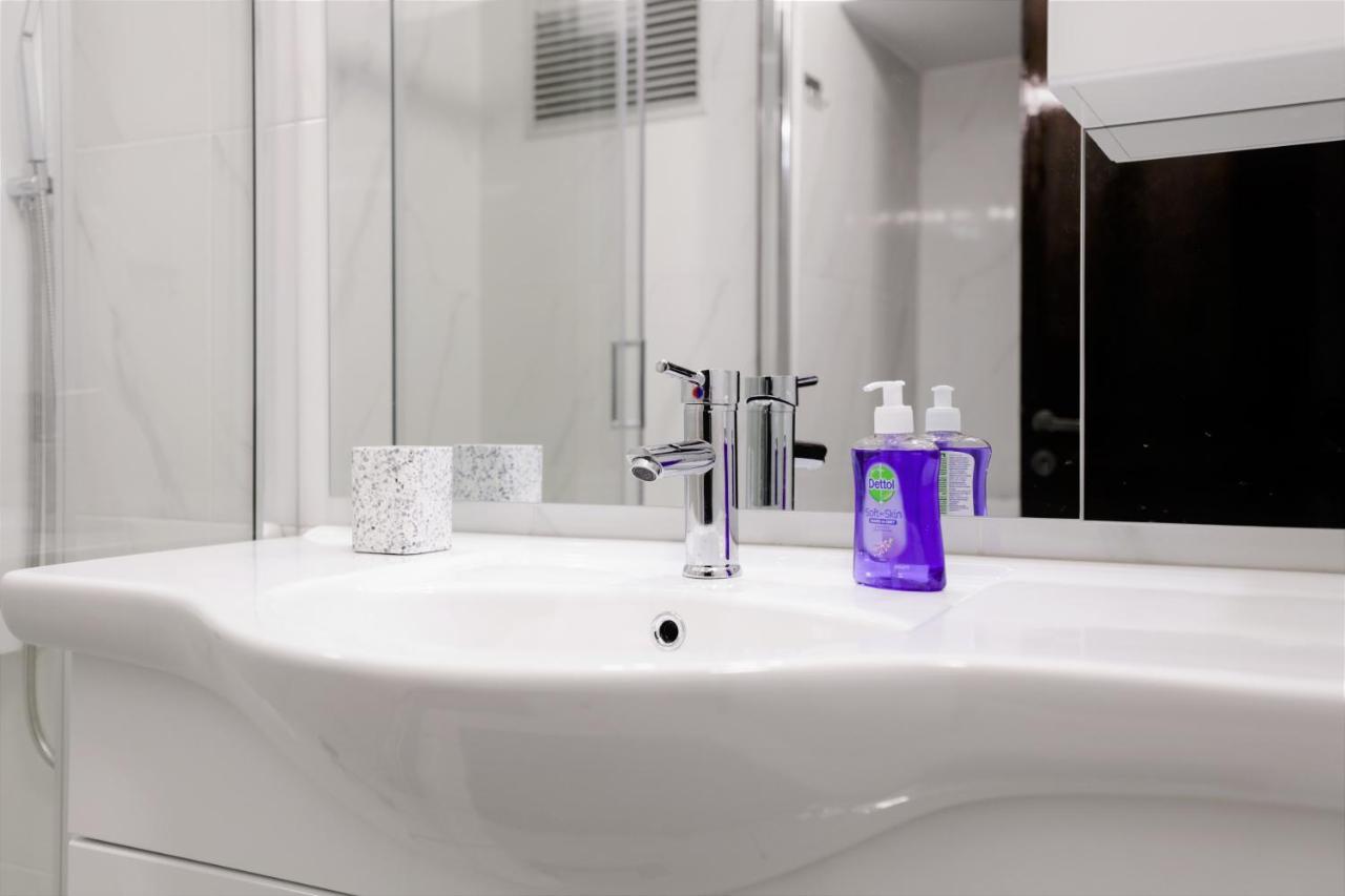 Modern 2 Bedroom Apartment Next To Metro - Marousi Athena Bagian luar foto