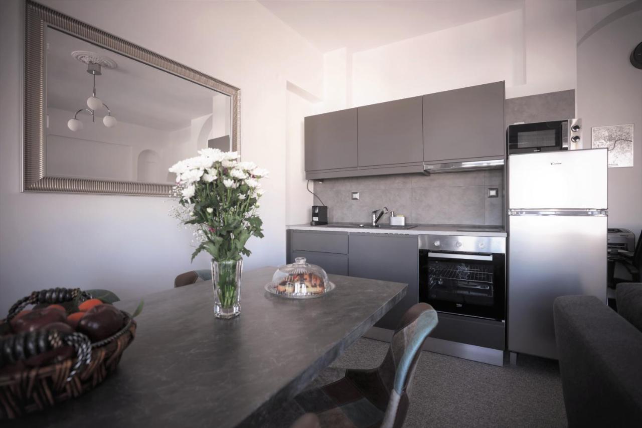 Modern 2 Bedroom Apartment Next To Metro - Marousi Athena Bagian luar foto