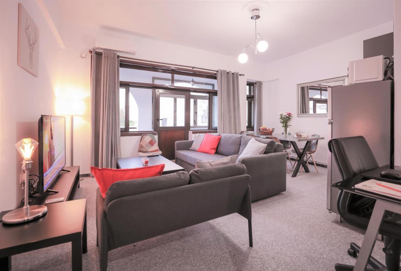 Modern 2 Bedroom Apartment Next To Metro - Marousi Athena Bagian luar foto