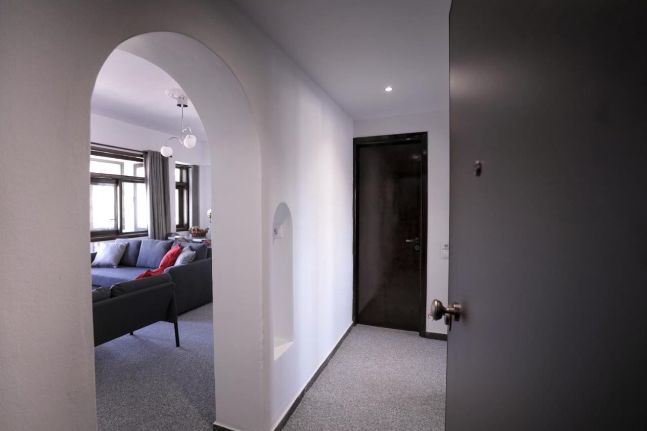 Modern 2 Bedroom Apartment Next To Metro - Marousi Athena Bagian luar foto